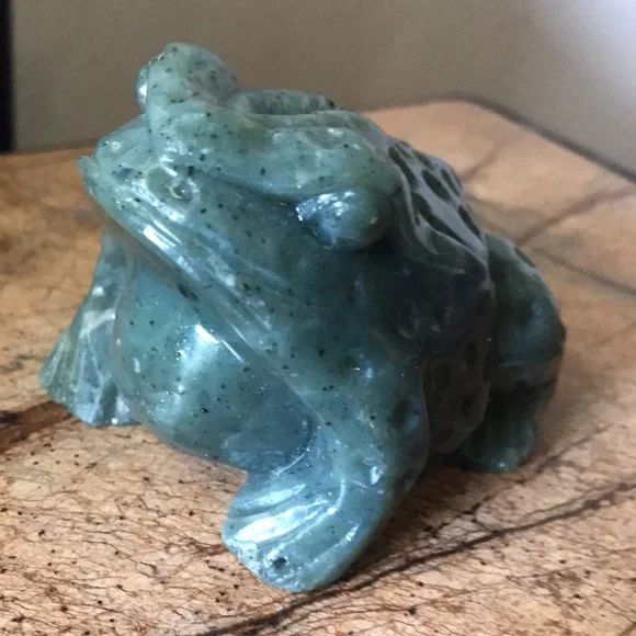 Vintage Heavy Jade Handcarved Frog Detailed
